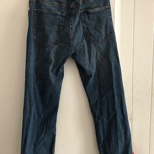 A great looking jean!! Just for 20$